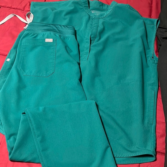 Figs Other - Figs green technical collection scrub set. Great condition.